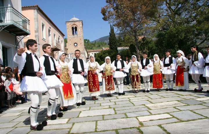 Μαθήμα Παραδοσιακού χορού