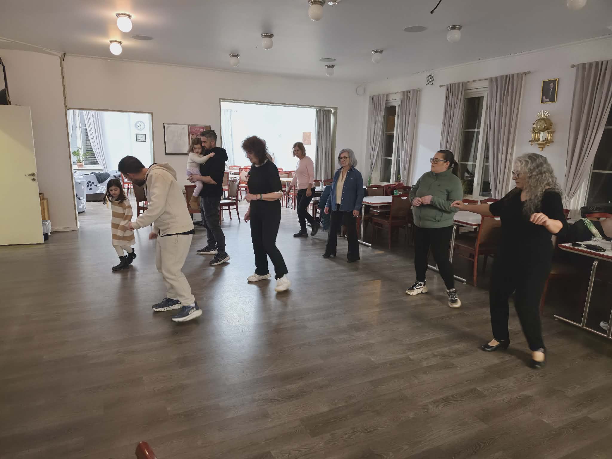 Στου χορού τα βήματα